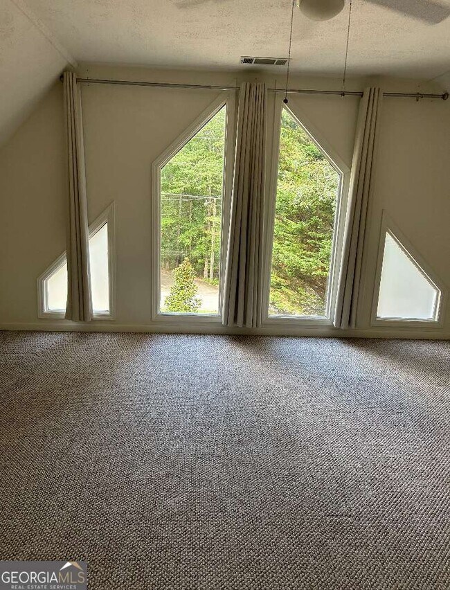 Building Photo - 522 Capri Dr