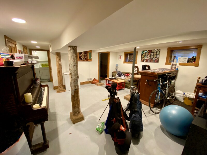 Building Photo - 1214 W Nelson St