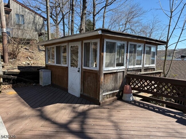 Building Photo - 9 MacDonald Rd