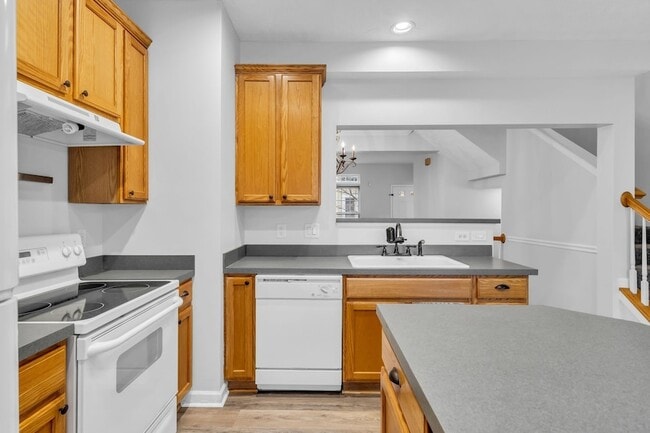 Building Photo - 7717 Porter House Dr