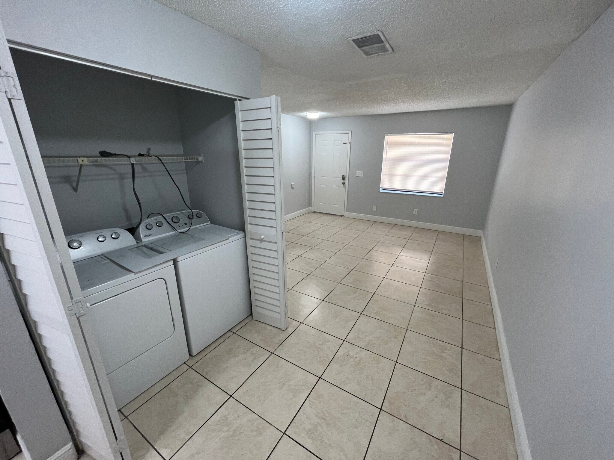 Building Photo - 6910 N 22nd St