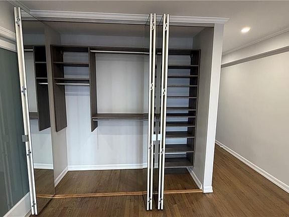 Building Photo - 1625 Emmons Ave