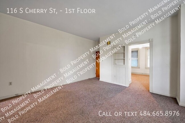 Building Photo - 116 S Cherry St