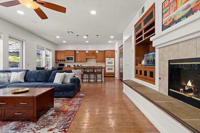 Building Photo - 7116 Torrey Mesa Ct