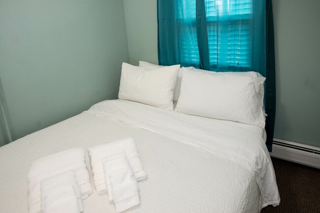 Building Photo - 42 Everett St