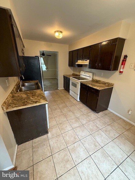 Building Photo - 3361 Ryon Ct