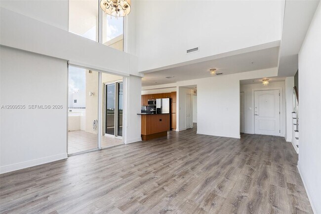 Building Photo - 2400 SW 27th Ave