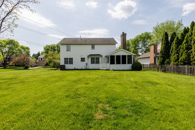 Building Photo - 5558 Parker Hill Ln