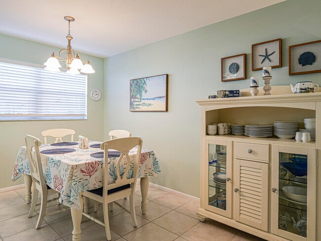 Building Photo - 5400 Jimmy Buffett Mem Hwy