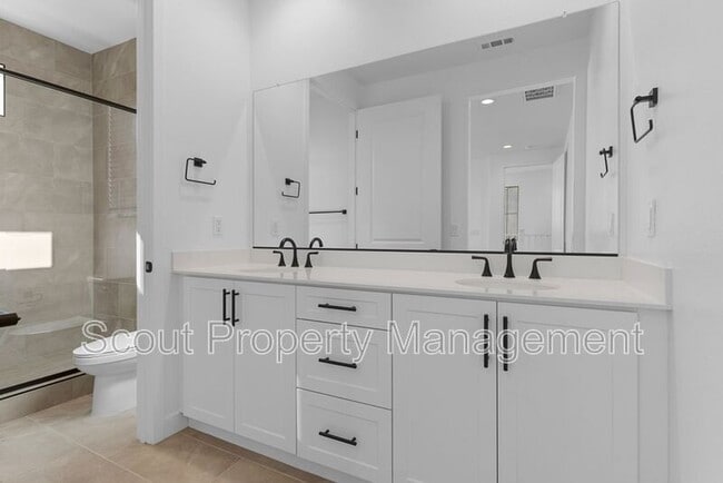 Building Photo - 26898 Rubicon Rd