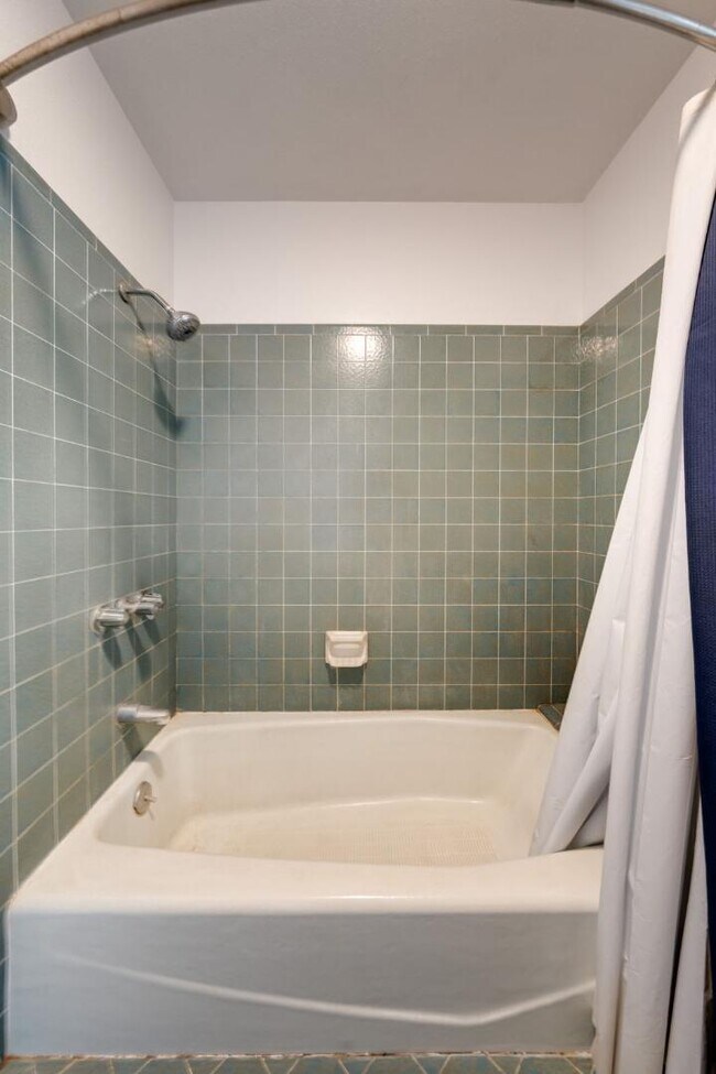 Building Photo - 12707 Leo Ln