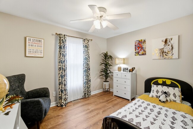 Building Photo - 1097 Honeycutt Way