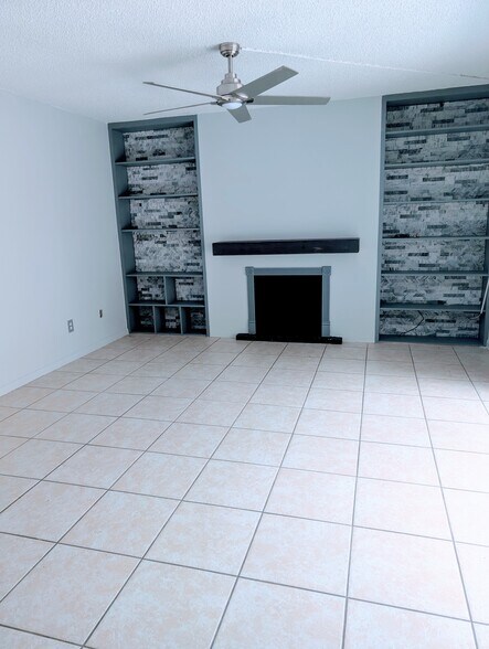 Building Photo - 5572 Malt Dr