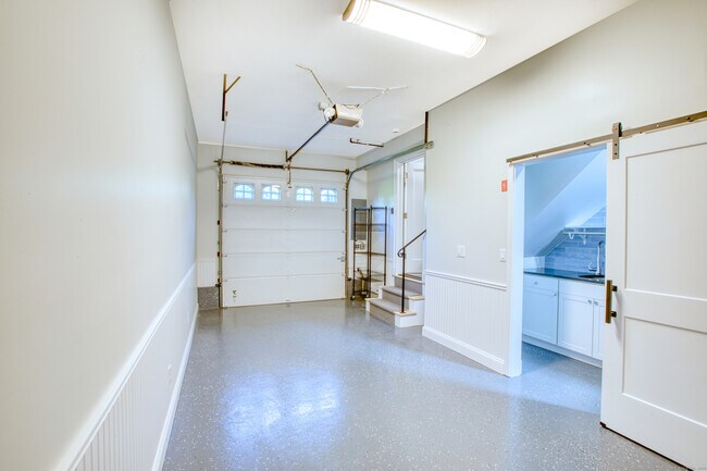 Building Photo - 66 Ute Pl