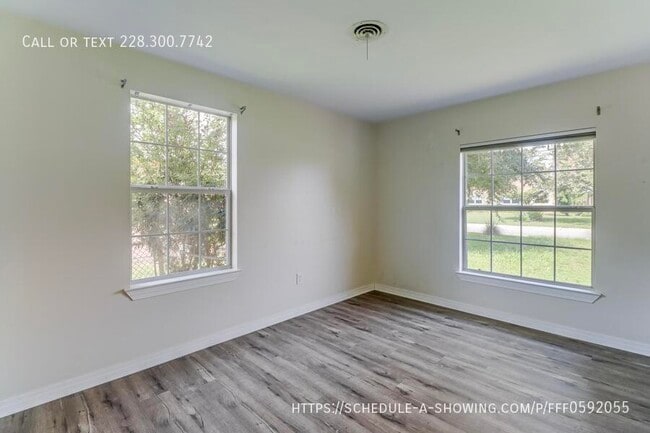 Building Photo - 139 Beachview Ave