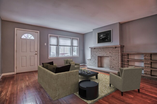 Building Photo - Charming 3 bed, 2 bath, south side flats h...