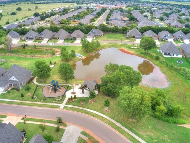 Building Photo - Beautiful 3 bedroom 2 bathroom home in Mon...