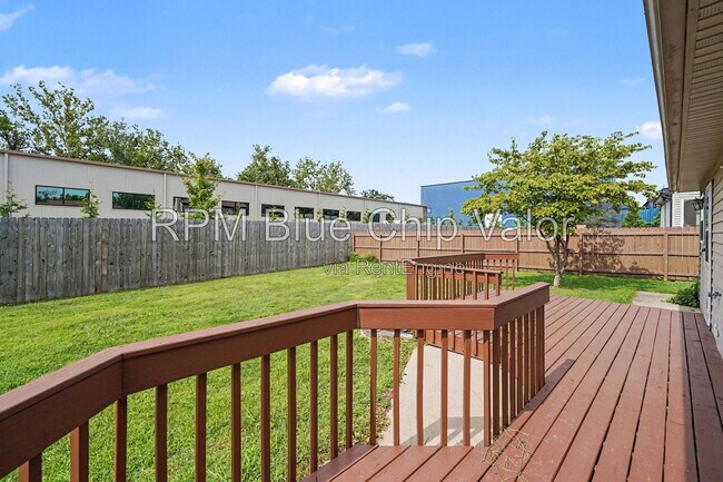 Building Photo - 5133 Cook Ave