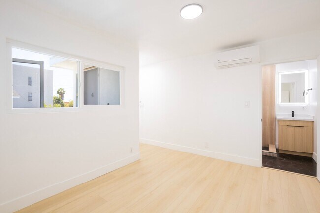Building Photo - 3729 Glendon Ave