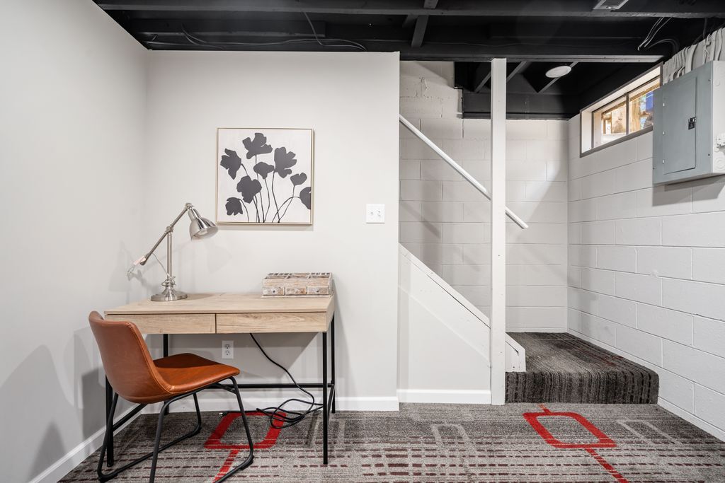 Building Photo - 8321 Lariat Ct