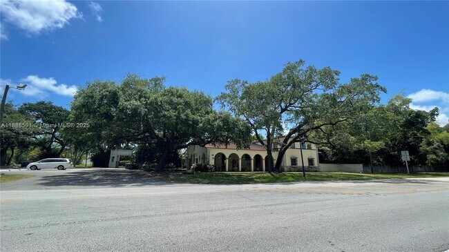 Building Photo - 16851 NE 23rd Ave
