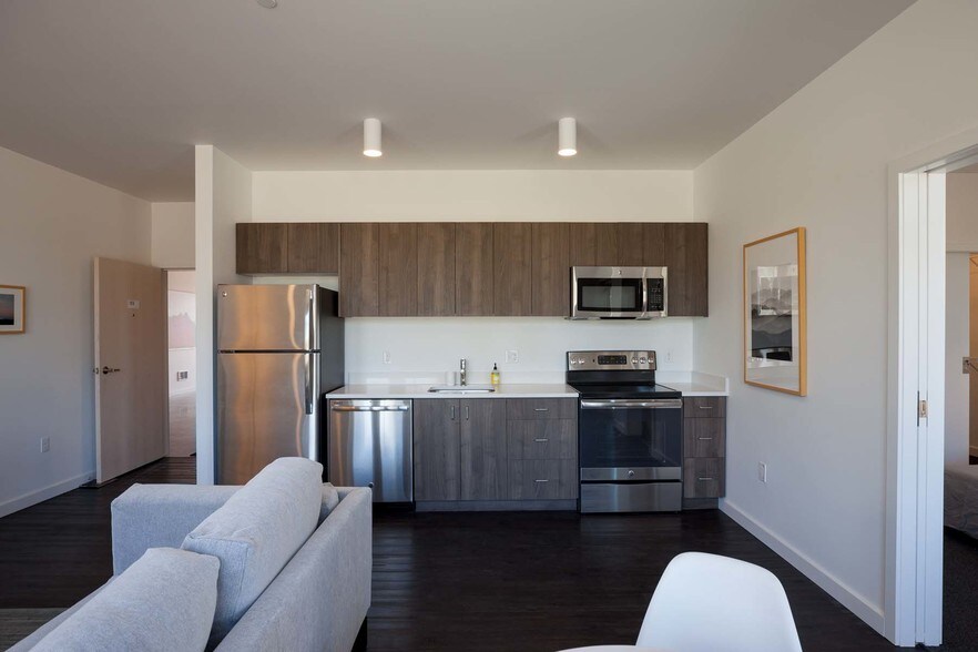 Range Apartments 3001 NW Clearwater Dr Bend OR 97703 Apartment Finder