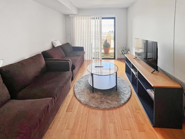 Building Photo - 1906 Paterson Plank Rd