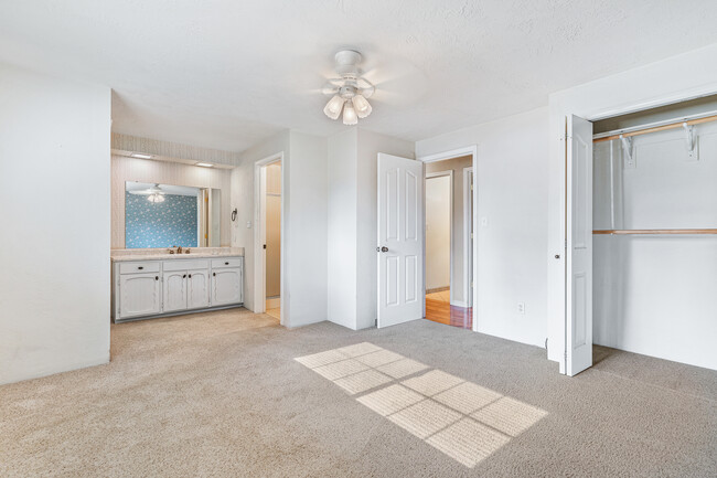 Building Photo - 475 Sutter Ave