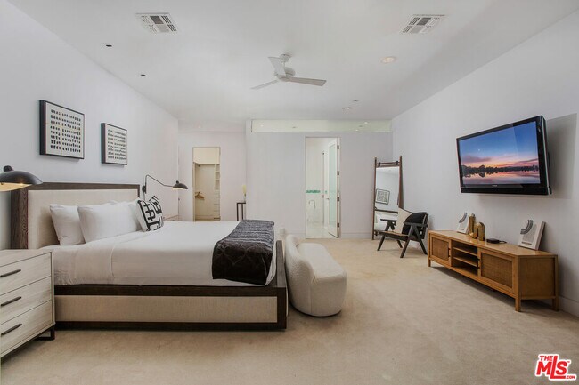 Building Photo - 27454 Winding Way