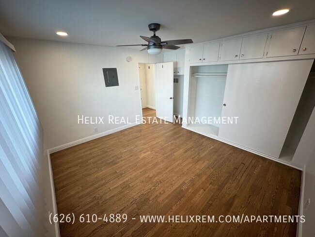 Building Photo - 801 E 1st St