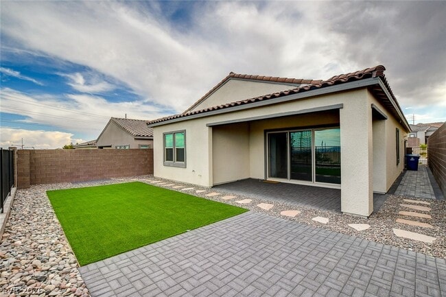 Building Photo - 94 Nine Mile Creek Dr
