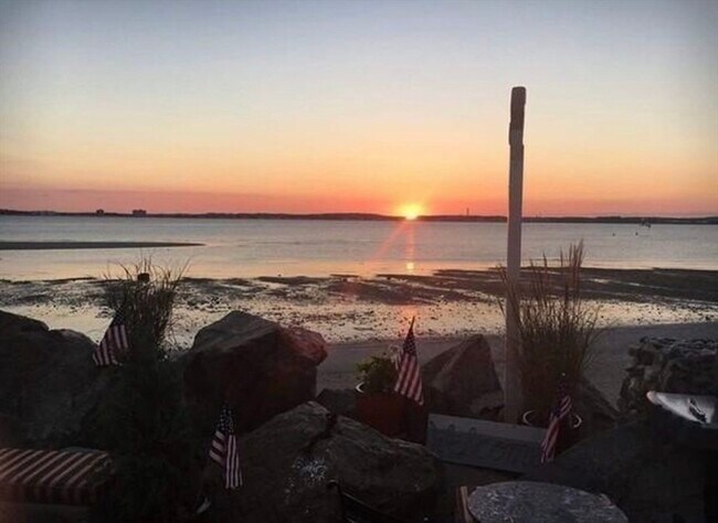 Building Photo - 39 Castle Rd