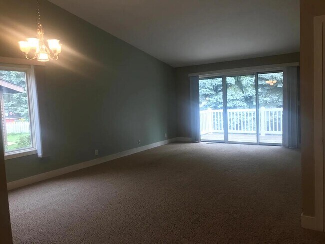 Building Photo - 311 E 20th St