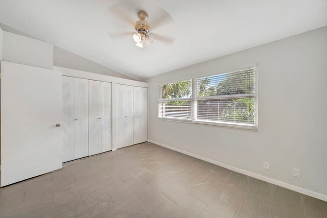 Building Photo - 1997 NE 15th Ave