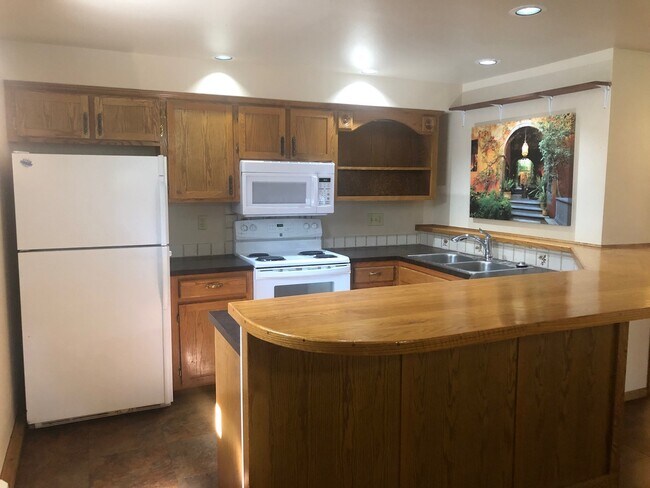 Primary Photo - 1390 Adriel Drive