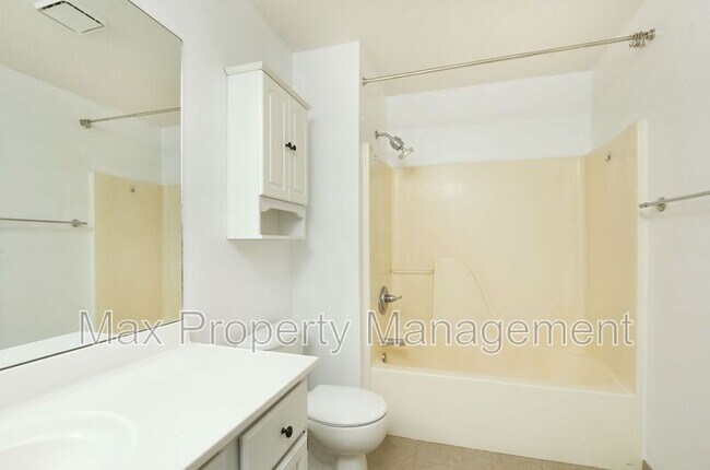 Building Photo - 1030 68th St