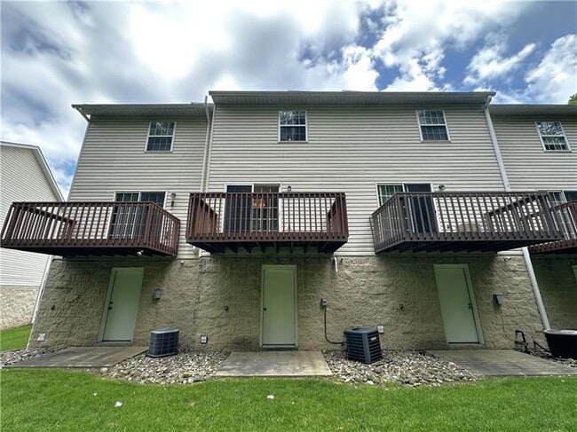 Building Photo - 826 Mt Pleasant Rd