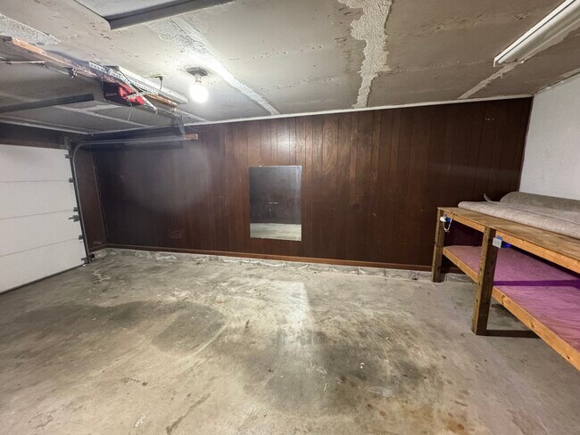 Building Photo - 261 Windsor Castle Dr