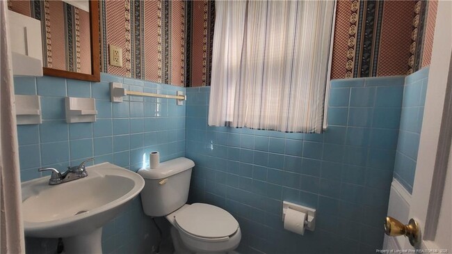 Building Photo - 207 W 16th St