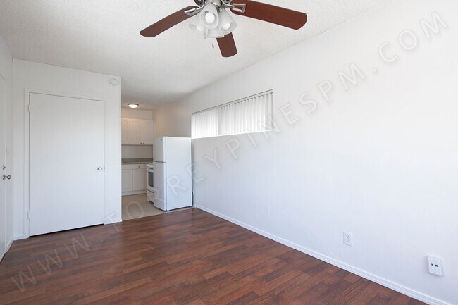 Building Photo - *OPEN HOUSE: 9/20 1:30-2:30PM* Studio Clos...