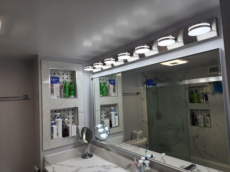 Building Photo - 301 N Beauregard St