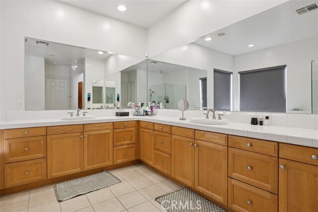 Building Photo - 9651 Sagebrush Ave