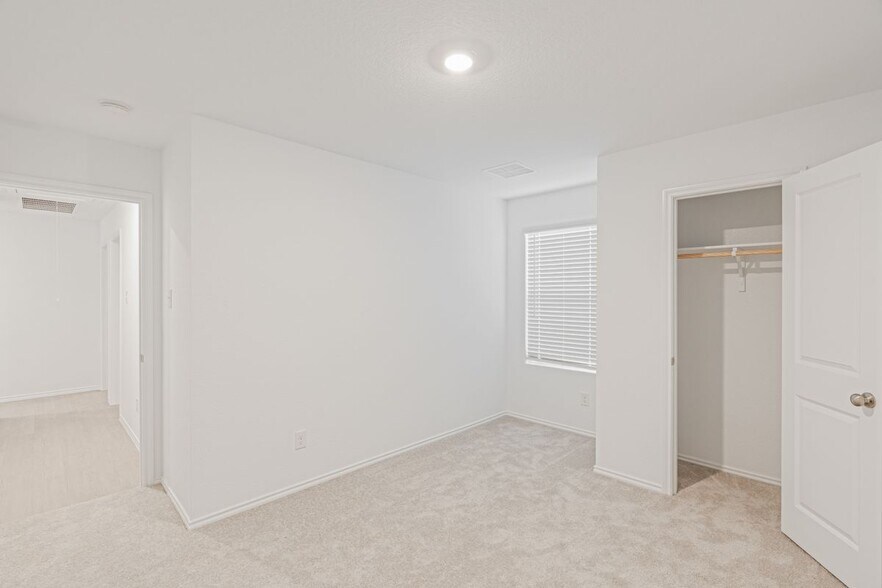 Building Photo - 117 Dark Victory Rd