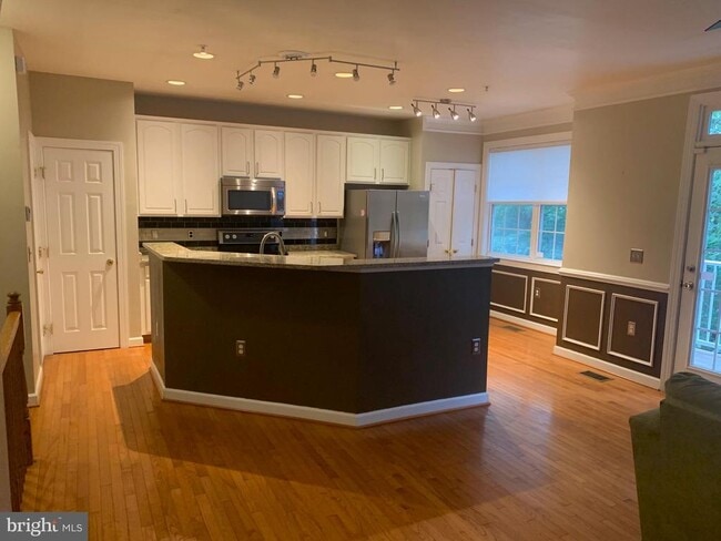 Building Photo - 13530 Davinci Ln