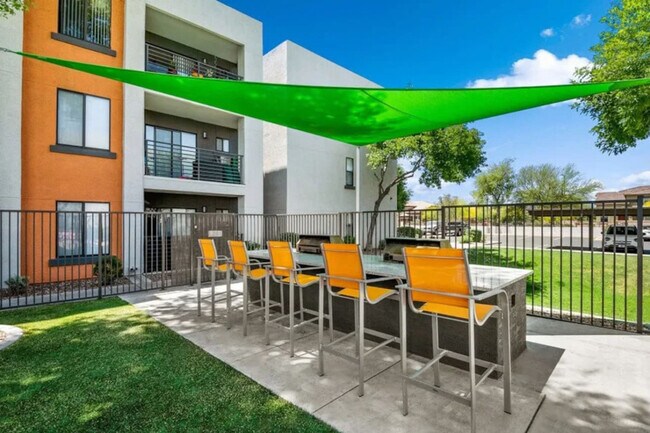 Building Photo - 15164 N 140th Dr