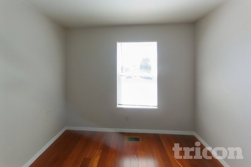 Building Photo - 5548 Many Springs Dr