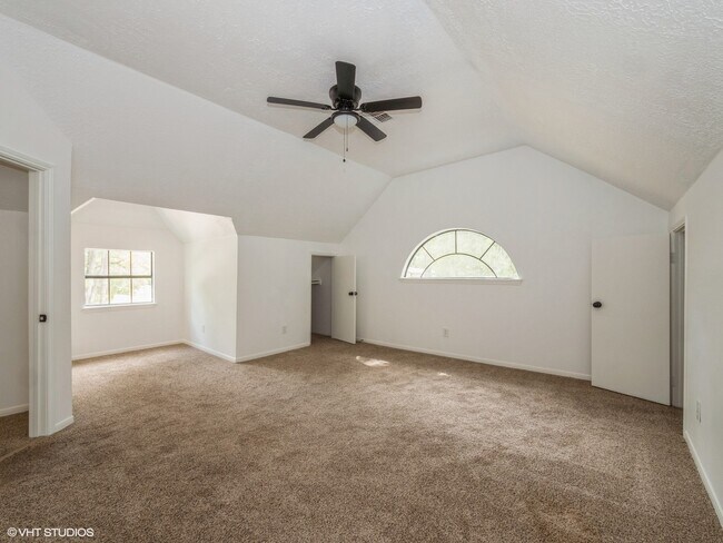 Building Photo - 1320 E Red Cedar Cir