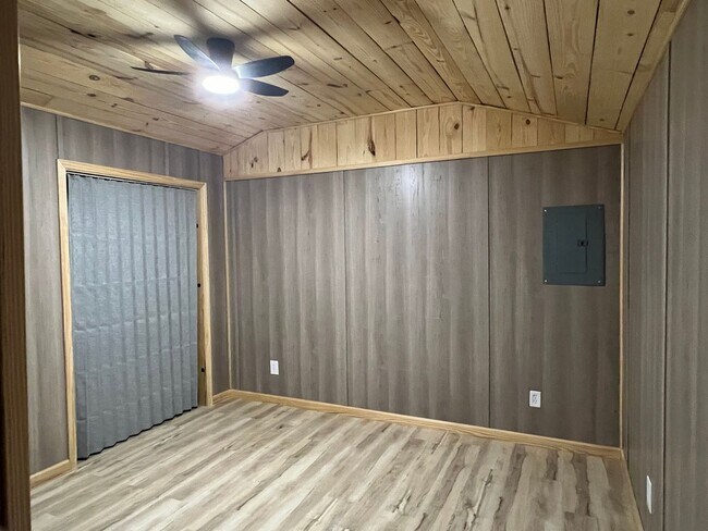 Building Photo - 120 Galaxy Dr