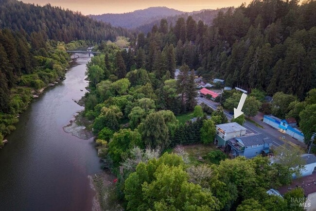 Building Photo - 1843 Square Foot River Front two level hom...