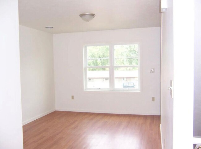 Building Photo - CLEMENS LANE 137/139